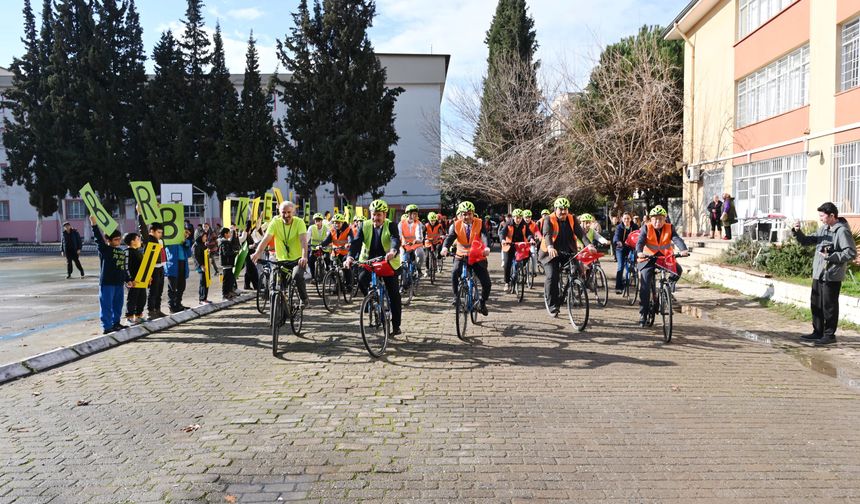 Efeler'de sağlıklı yaşama pedal çevrildi