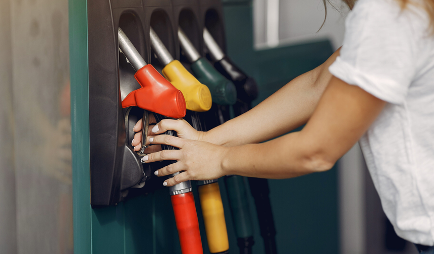 Motorin ve benzine zam geldi: Ankara, İstanbul, İzmir akaryakıt fiyatları