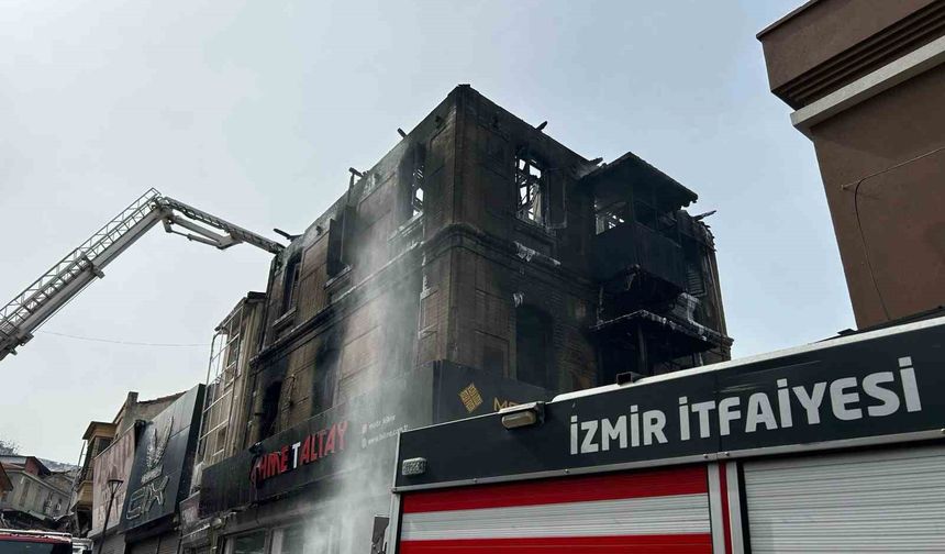 İzmir Kemeraltı’nda yangın paniği! Tarihi çarşıda alevler yükseldi