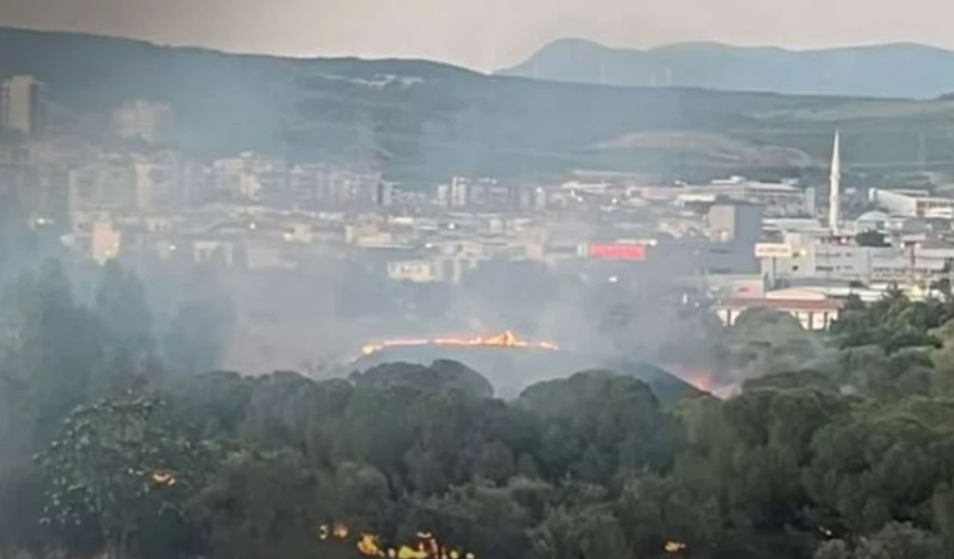 Bornova’da öğrenci yurdu yakınında yangın