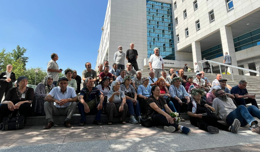 Meclise alınmayan yurttaşlar eyleme başladı: Zeytinliklerimizi şirketlere vermiyoruz