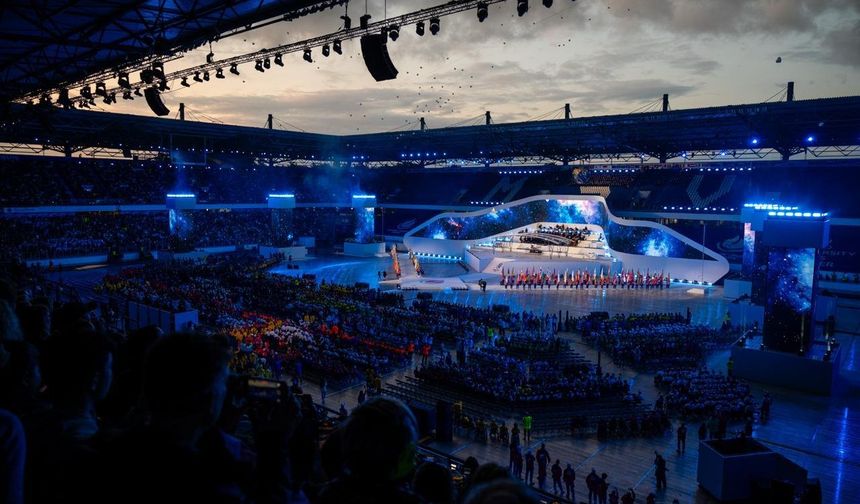 İzmir’in yıldızları FISU sahnesinde