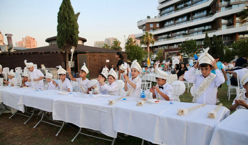 Karşıyaka’da geleneksel tören coşkuyla yapıldı