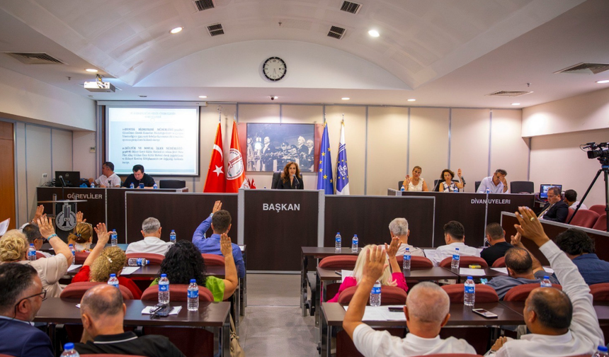 Karşıyaka Basketbol Salonuna Ateş Özerk’in Adı Verildi