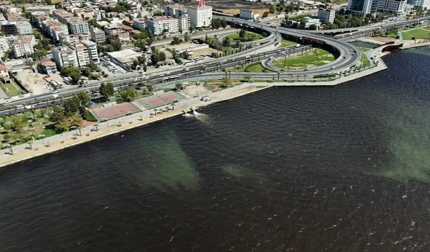 İzmir Körfezi’ndeki kokunun etkisi artıyor