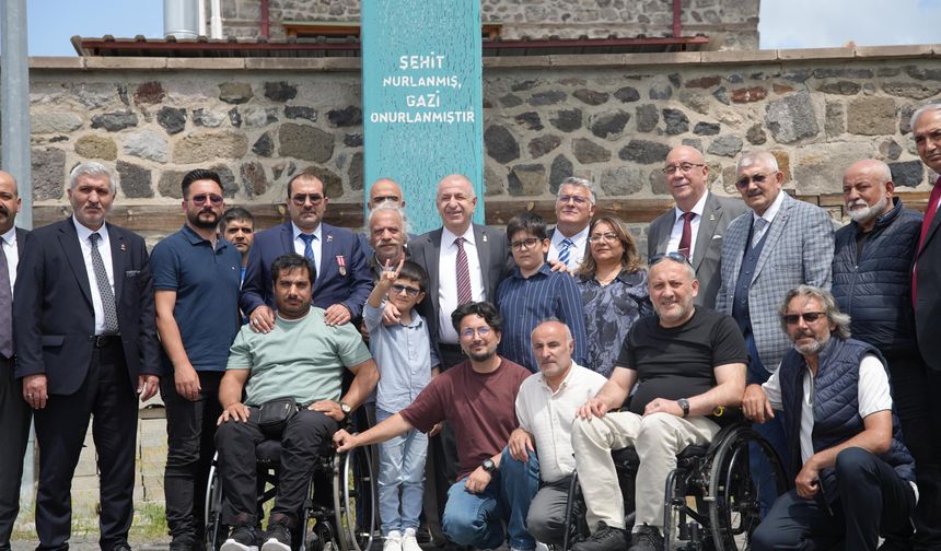Zafer Partisi Genel Başkanı Ümit Özdağ’dan Erzurum’da Şehit Aileleri ve Gazilere Ziyaret