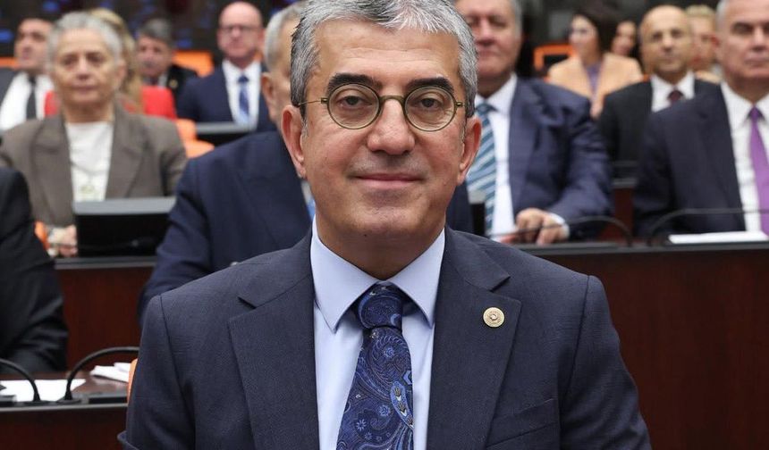 Grup başkanvekilliğine devam edecek