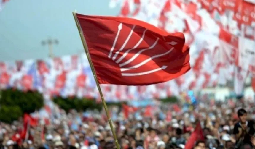 CHP’DE KRİZ DERİNLEŞTİ: 28 PM ÜYESİ İSTİFA ETTİ, KURULTAY TAKVİMİ GÜNDEME GELDİ