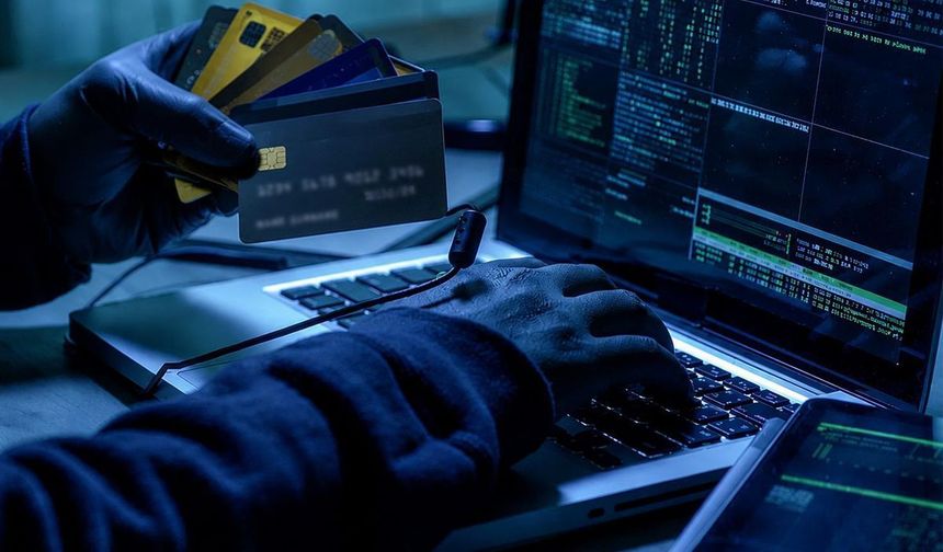 Şüpheli SMS'lerin sırrı çözüldü: Kredi kartı şebekesine operasyon