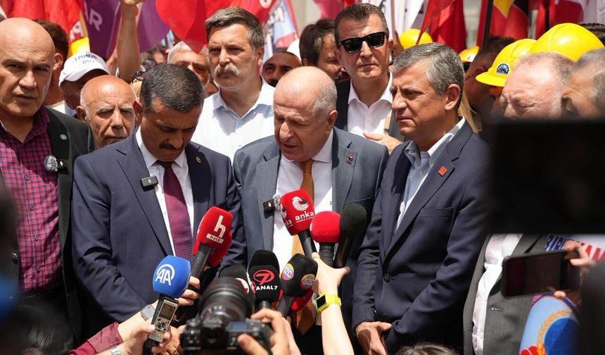 Özdağ işçilerle bir araya geldi