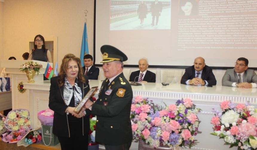 Zərifə Quliyeva’nın “Kahramanlık Zirvesi” kitabı tanıtıldı