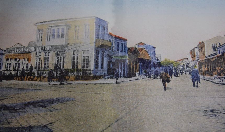Karşıyaka çarşı girişi ve Hergele Meydanı'ndan eski bir görüntü