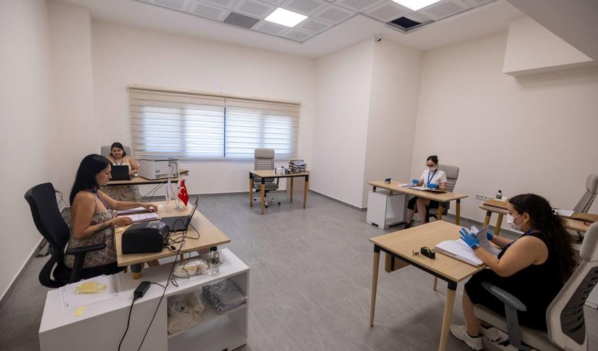 Raflar boşalıyor, belgeler ekrana taşınıyor