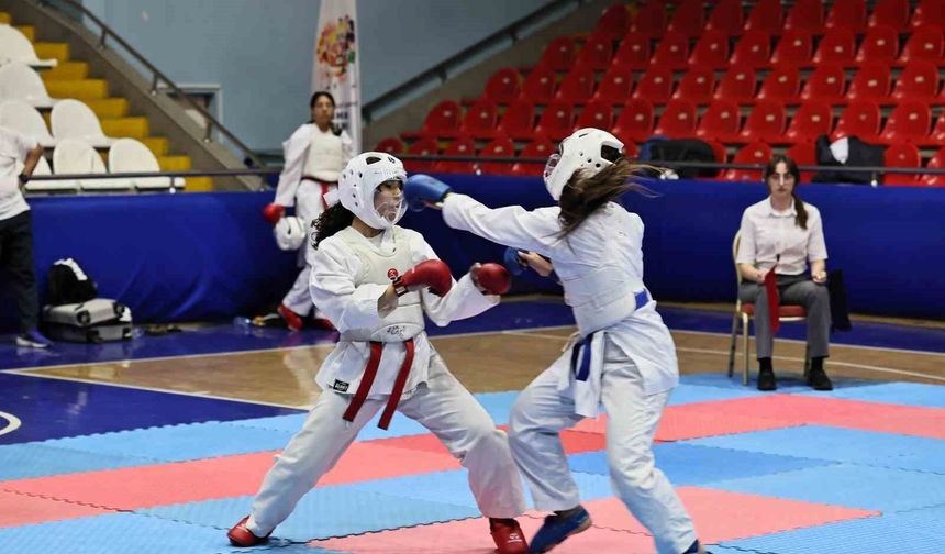 Manisa’da düzenlenen ANALİG Karate Müsabakaları tamamlandı