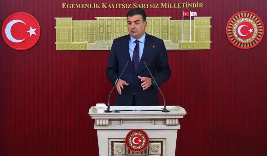 CHP’de kurultay hamlesi! Özgür Özel’in ekibi yarın mahkemeye başvuracak