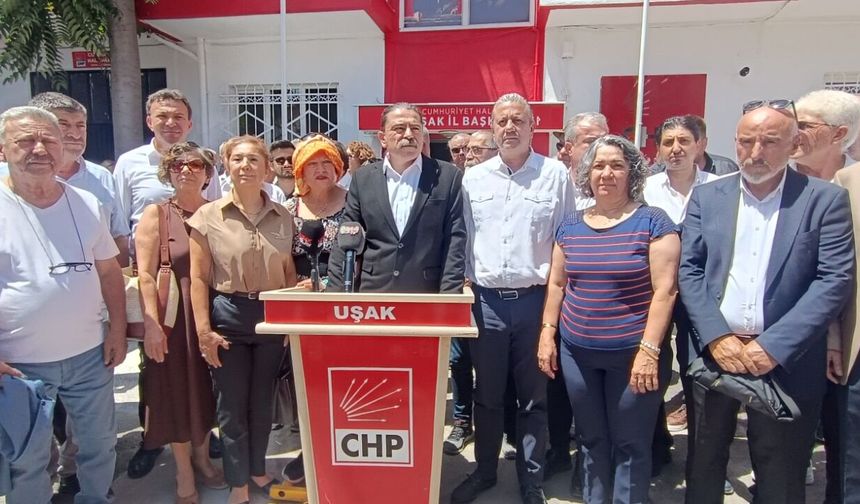 CHP'den ayrılan grup il binasını boşalttı, Yeni Parti için yürüdü