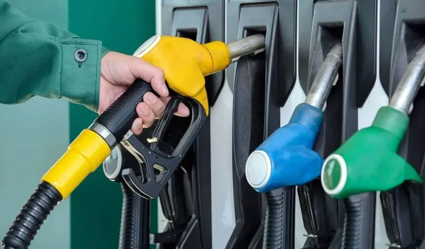 Tarih belli oldu: Benzin ve motorine çifte zam bekleniyor