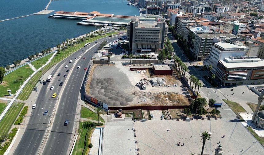 AK Partili Saygılı’dan Büyükşehir’e hizmet binası eleştirisi: “İzmir hâlâ bekliyor”