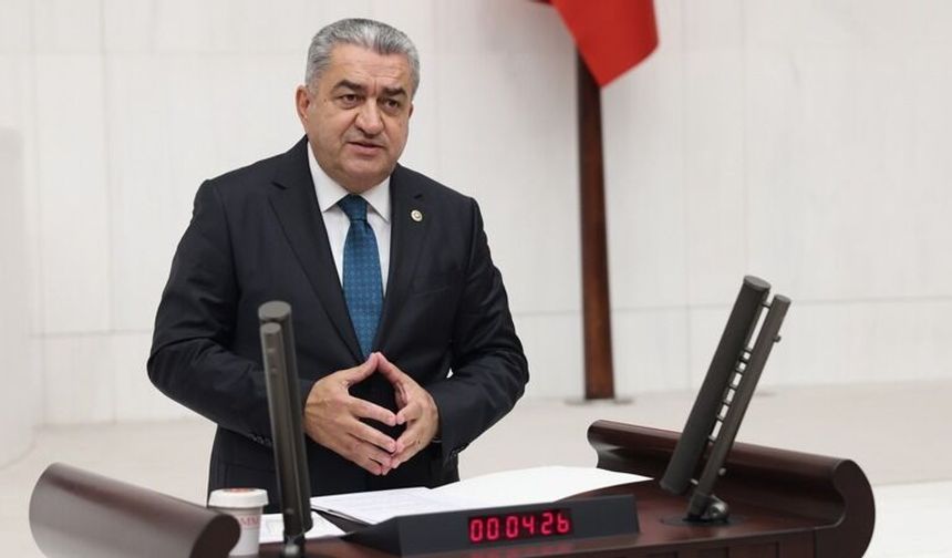 Eski CHP İzmir İl Başkanı ve Eski Milletvekili Bedri Serter istifa etti!