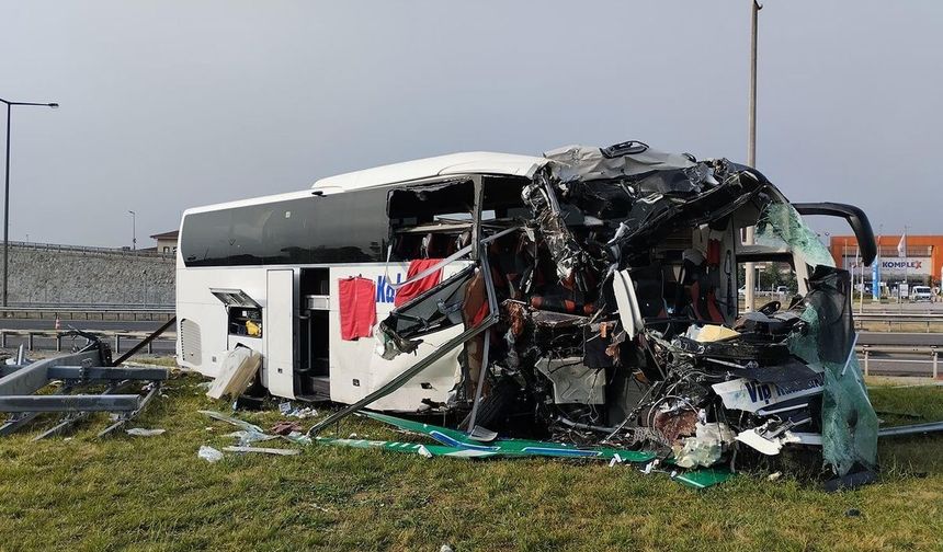 Bolu’da otobüs kazası: 4’ü ağır, 13 yaralı