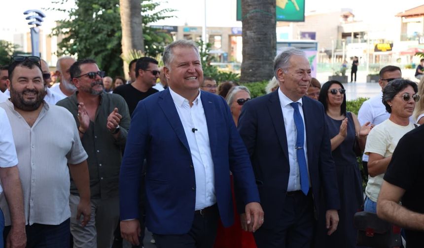 Urla'da CHP İlçe Yönetimi ve Meclis Üyelerinden Toplu İstifa