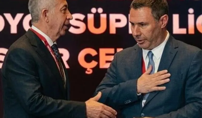 Metin Öztürk elini uzattı, Barış Göktürk karşılık vermedi
