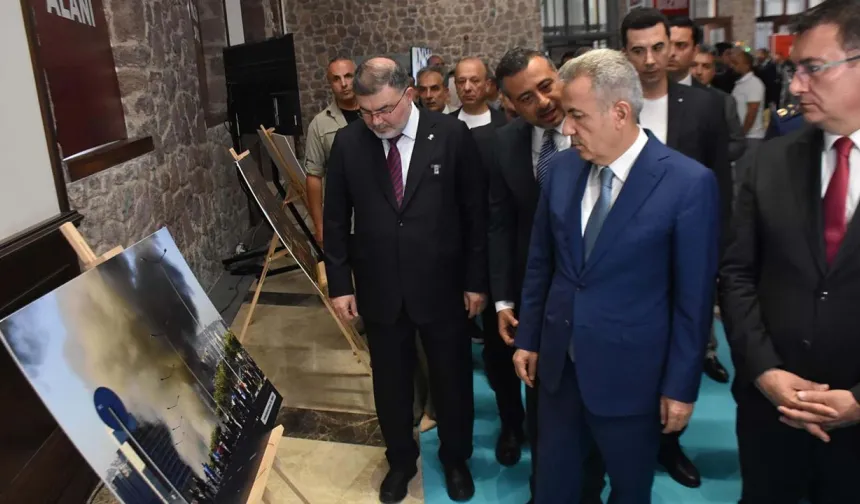 İzmir’de 15 Temmuz Dijital Deneyim Alanı açıldı! Ziyaretçilerini 18 Temmuz’a kadar ağırlayacak