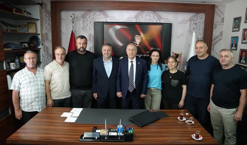 Ümit Özdağ, Beşikdüzü Esnaf ve Sanatkarlar Kredi ve Kefalet Kooperatifini ziyaret etti