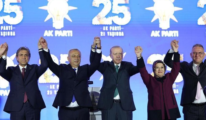 AK Parti'ye 7 yeni başkan