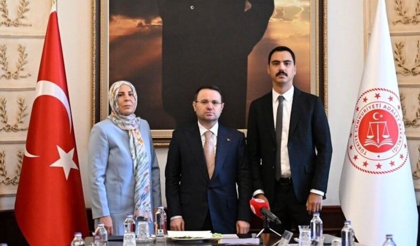 Akın Gürlek, Muhsin Yazıcıoğlu'nun ailesiyle görüştü