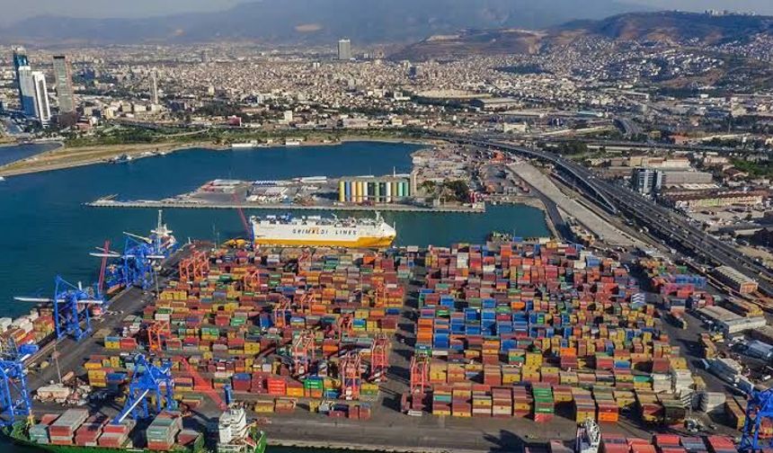 İzmir Alsancak Limanı'nda yeni dönem resmen başladı