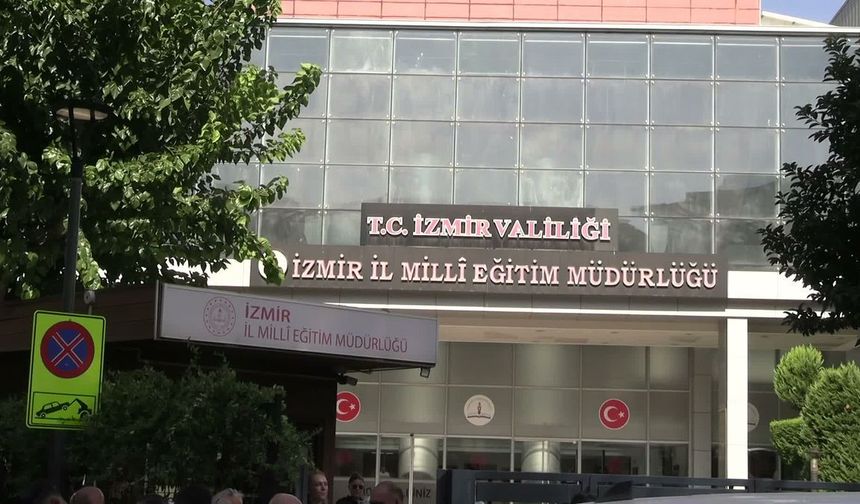 İzmir'de veliler okul taşınma kararını protesto etti