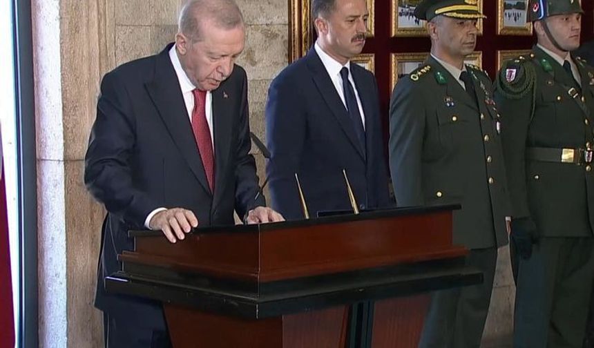 Yüksek askeri şûra toplandı! Erdoğan YAŞ üyeleriyle Anıtkabir'deYüksek askeri şûra toplandı! Erdoğan YAŞ üyeleriyle Anıt