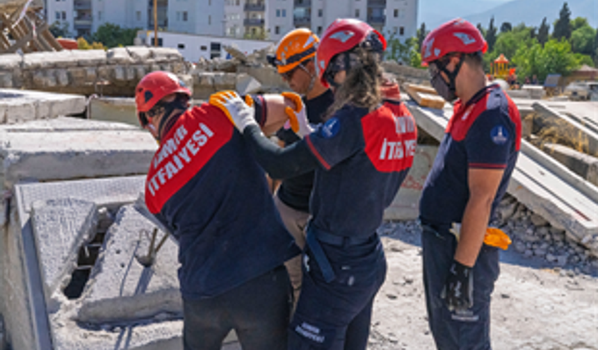 İzmir İtfaiyesi ağır arama kurtarmada güçleniyor
