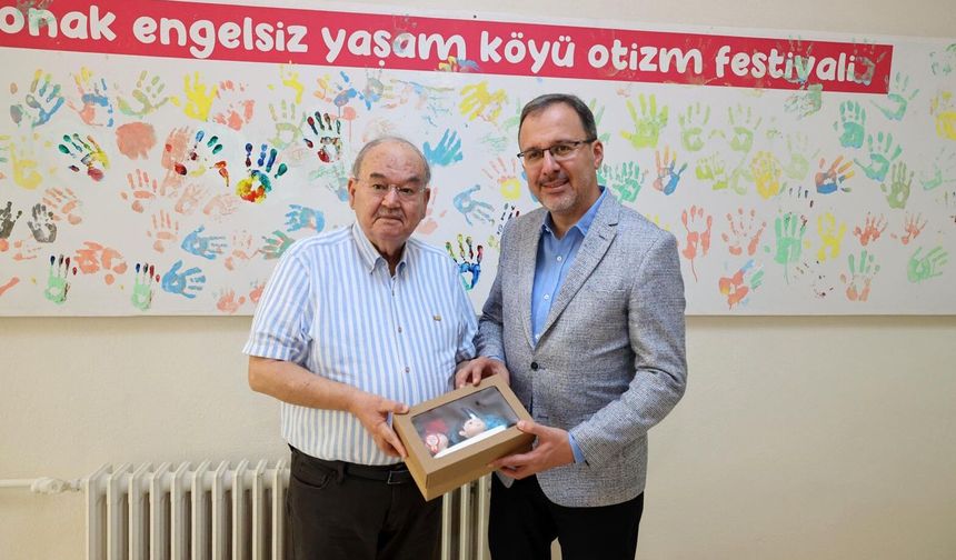 Kasapoğlu: "Burhan Özfatura İzmir’in hafızasında yaşayacak"