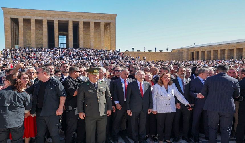 Kılıçdaroğlu CHP’nin 103. yılında Anıtkabir’de