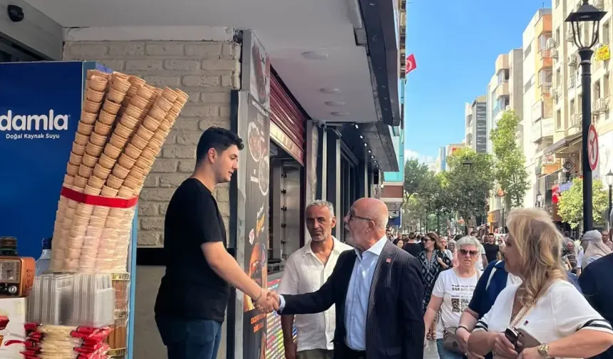 Karşıyaka esnafından Alabay’a Atatürk sürprizi