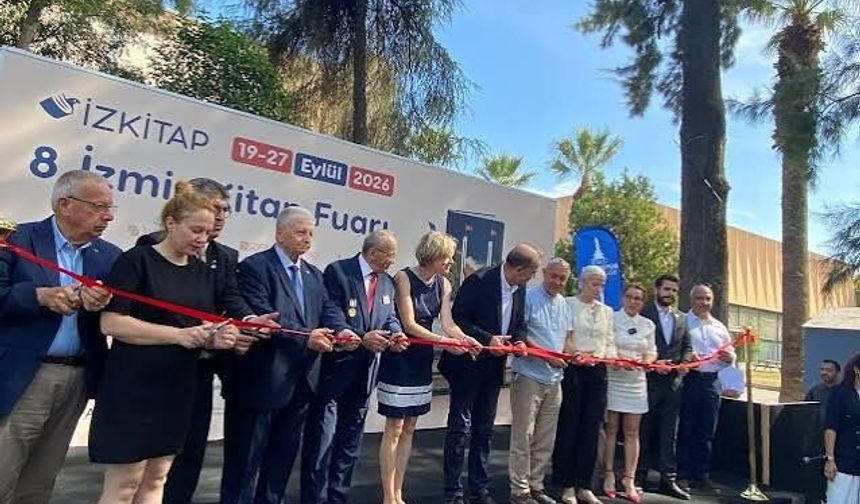 İzmir’de kitap şöleni başladı: İZKİTAP açıldı