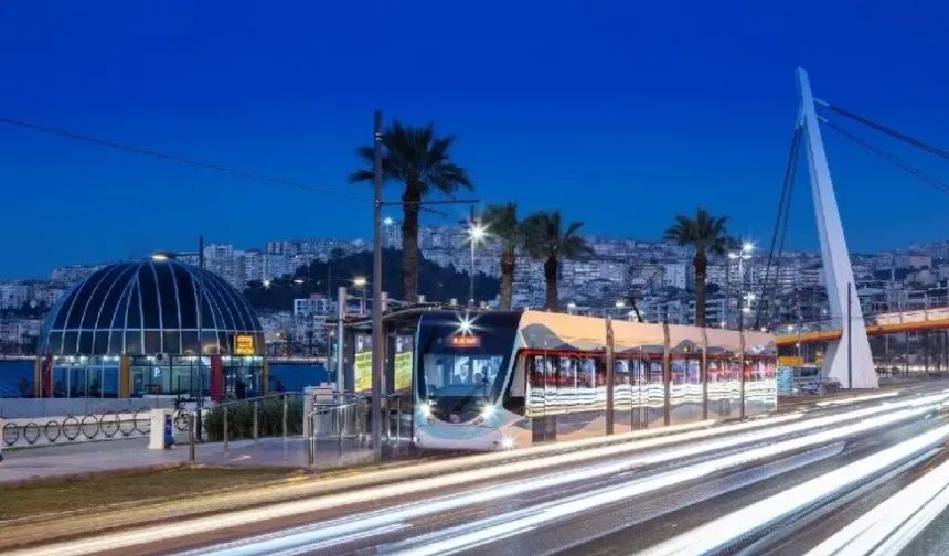 İzmir'de fuar ulaşımında gece seferleri uzatıldı