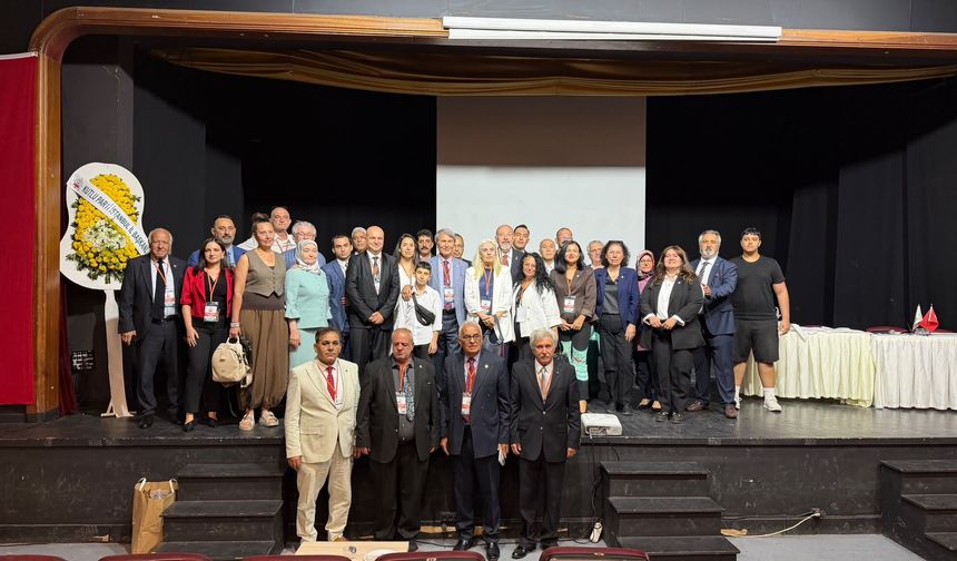 Kutlu Parti İzmir’de kongre tamamlandı: Çağlasa güven tazeledi