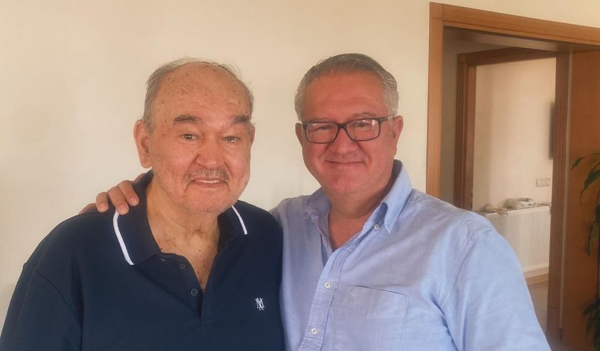 İzmir Büyükşehir Belediyesi eski başkanı Burhan Özfatura yoğun bakıma alındı
