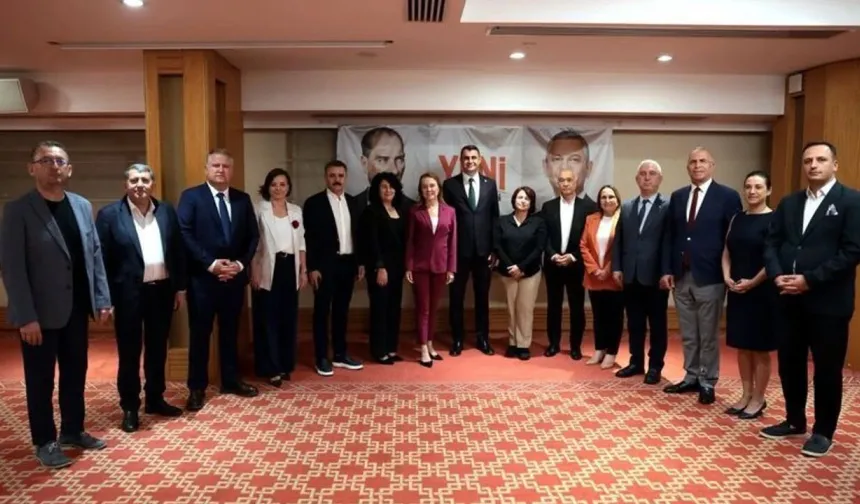 İzmir’de YENİ Partili başkanlar zirvesi