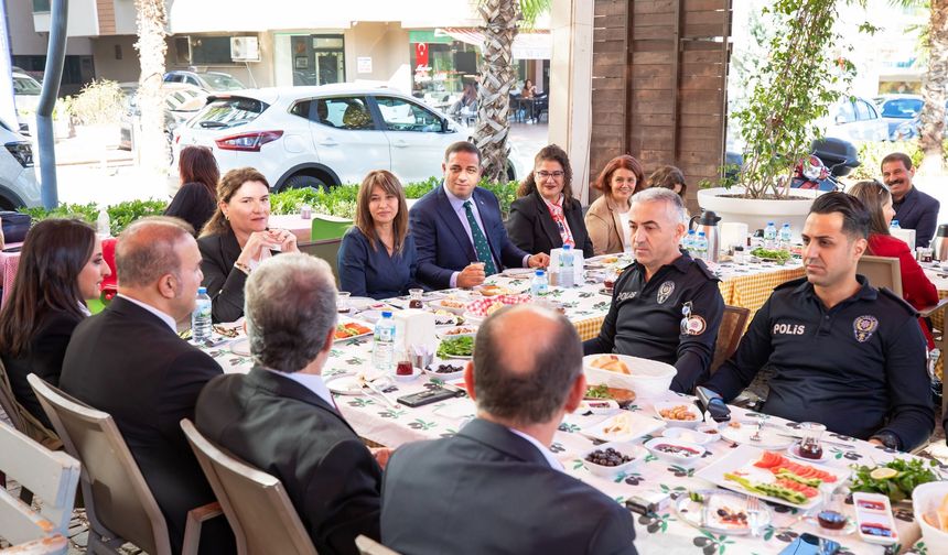 BAŞKAN ERMAN UZUN: MUHTARLARIMIZ HER ZAMAN BAŞIMIZIN TACI
