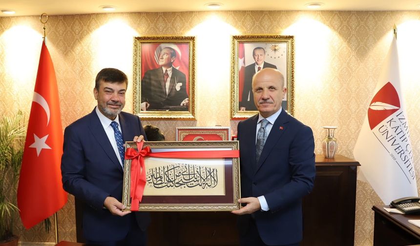 YÖK Başkanı Özvar İzmir Kâtip Çelebi Üniversitesinde
