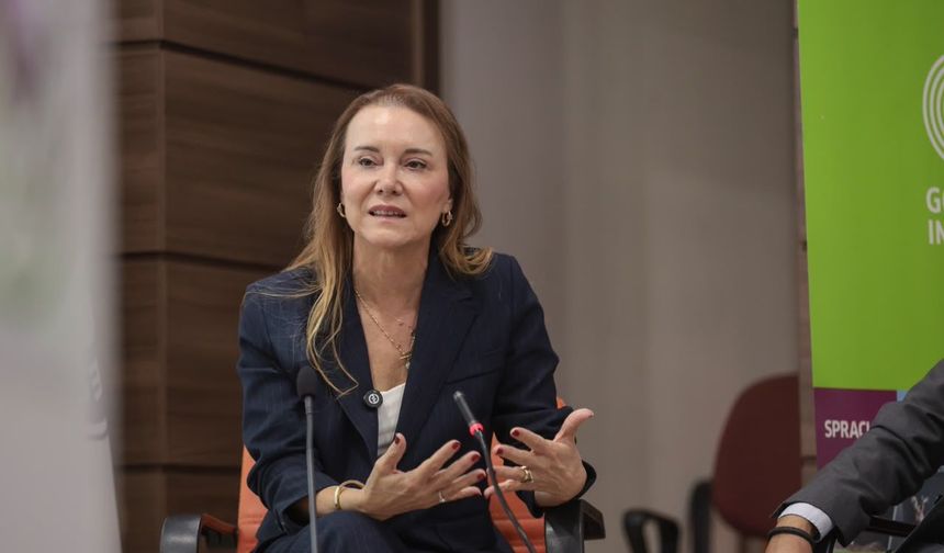 Başkan Mutlu, Konak’ın dirençli kent vizyonunu uluslararası konferansta anlattı