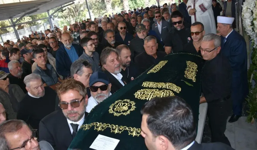 Engin Altan Düzyatan'ın acı günü: Babasına İzmir'de veda!