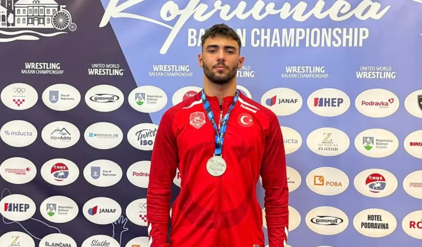 İzmirli güreşçiden Balkan Şampiyonası’nda gümüş madalya
