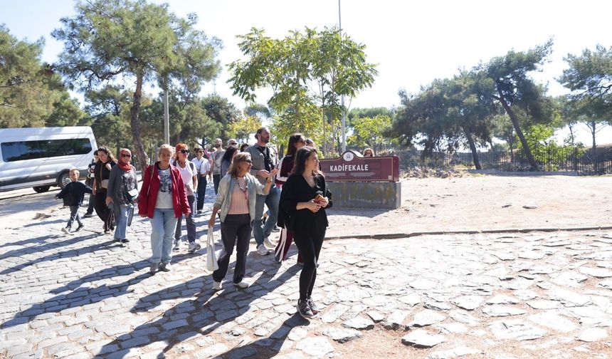 Konak’ın tarihi sokaklarında keşif yolculuğu devam ediyor