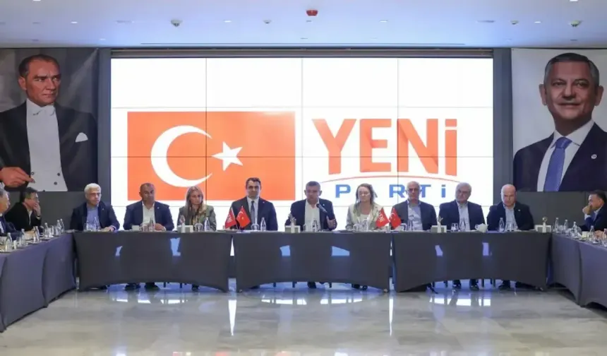 Özgür Özel: Bundan sonra İzmir'in 10 milletvekili var, bir tanesi de Özgür Özel