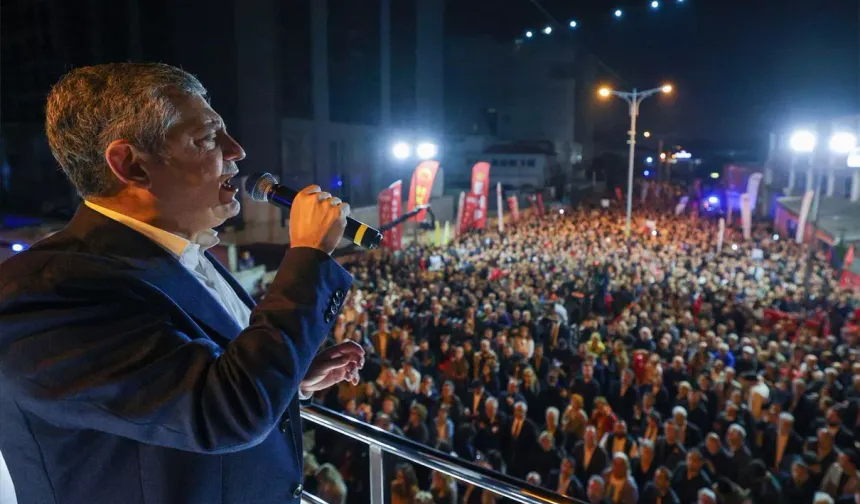 Özgür Özel’den yine sokak çağrısı: Gün evde oturma günü değildir